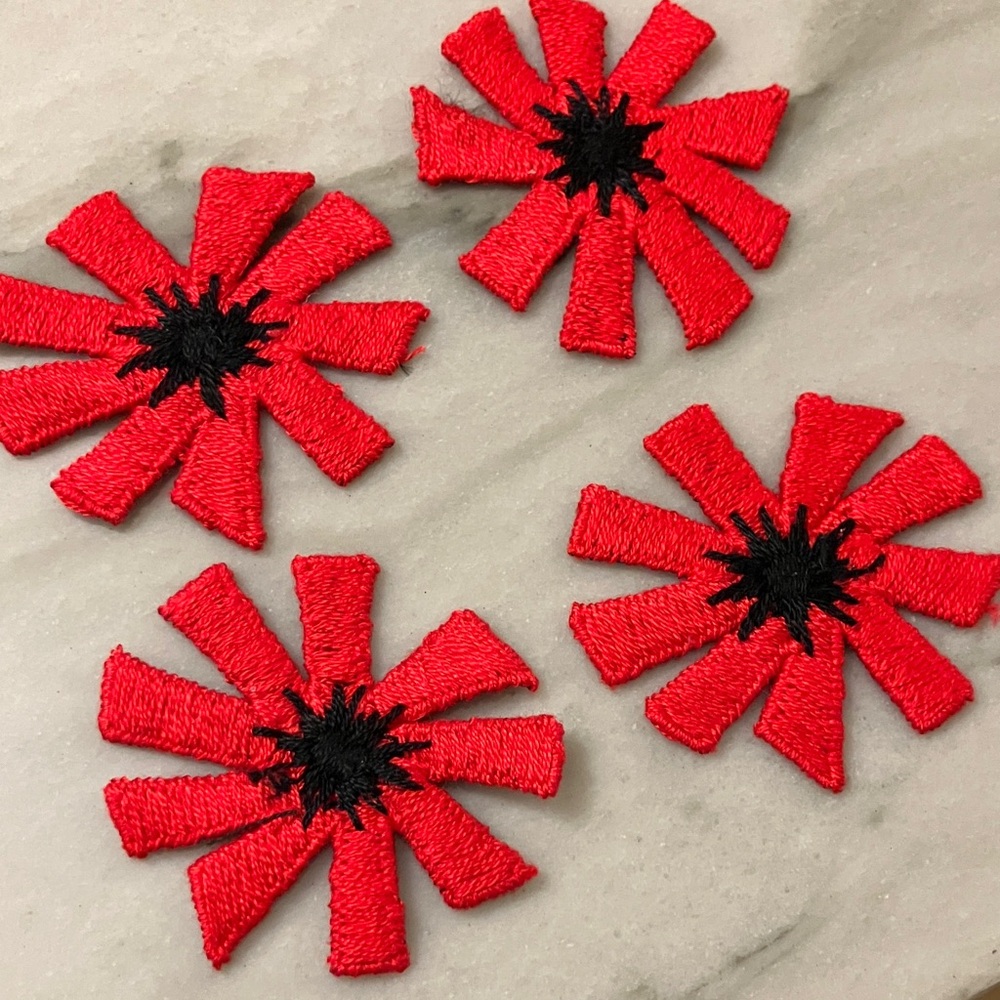 (4) Vintage Red black Floral flower Embroidered Patches appliqué sew poppy